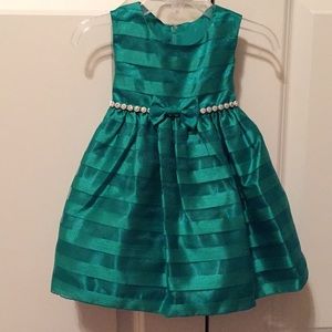 NWT beautiful emerald green party dress!